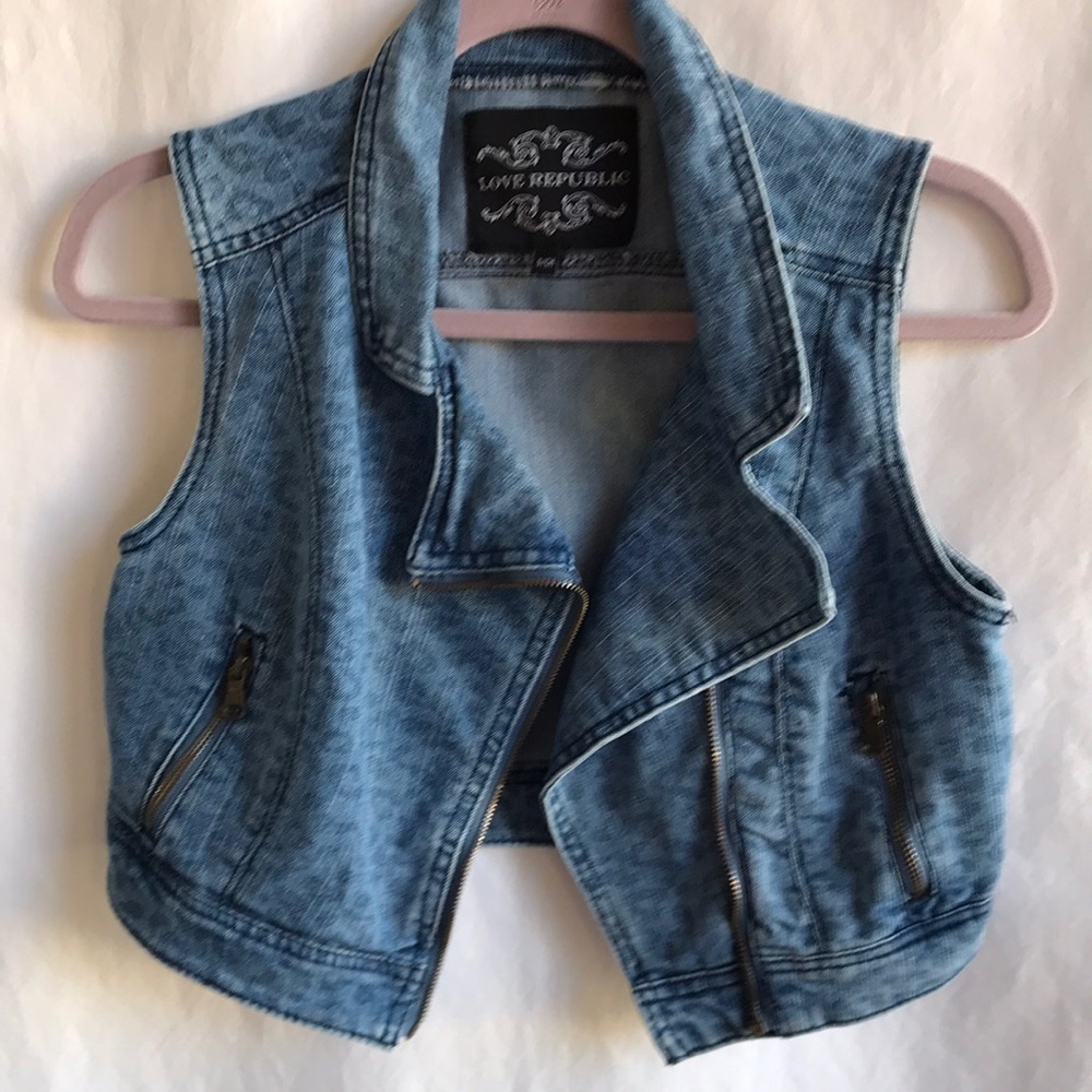 Love Republic cropped blue jean vest with zippers, size S